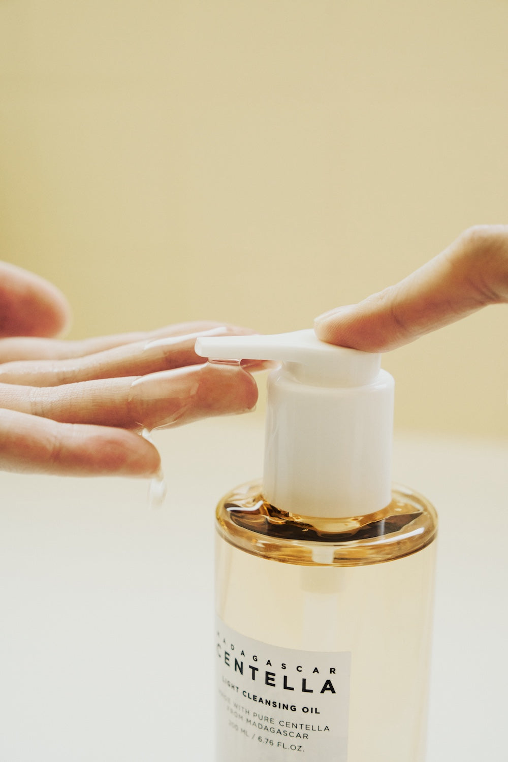 [Skin1004] Madagascar Centella Light Cleansing Oil 200ml